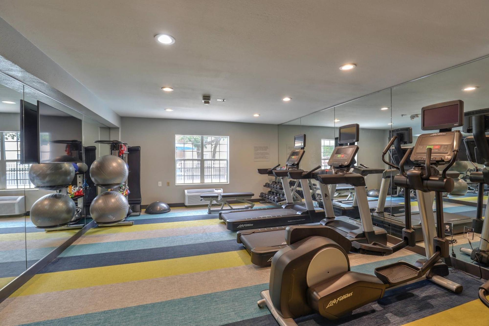 Alluxsuites At 1876, Ascend Hotel Collection Tallahassee Zewnętrze zdjęcie