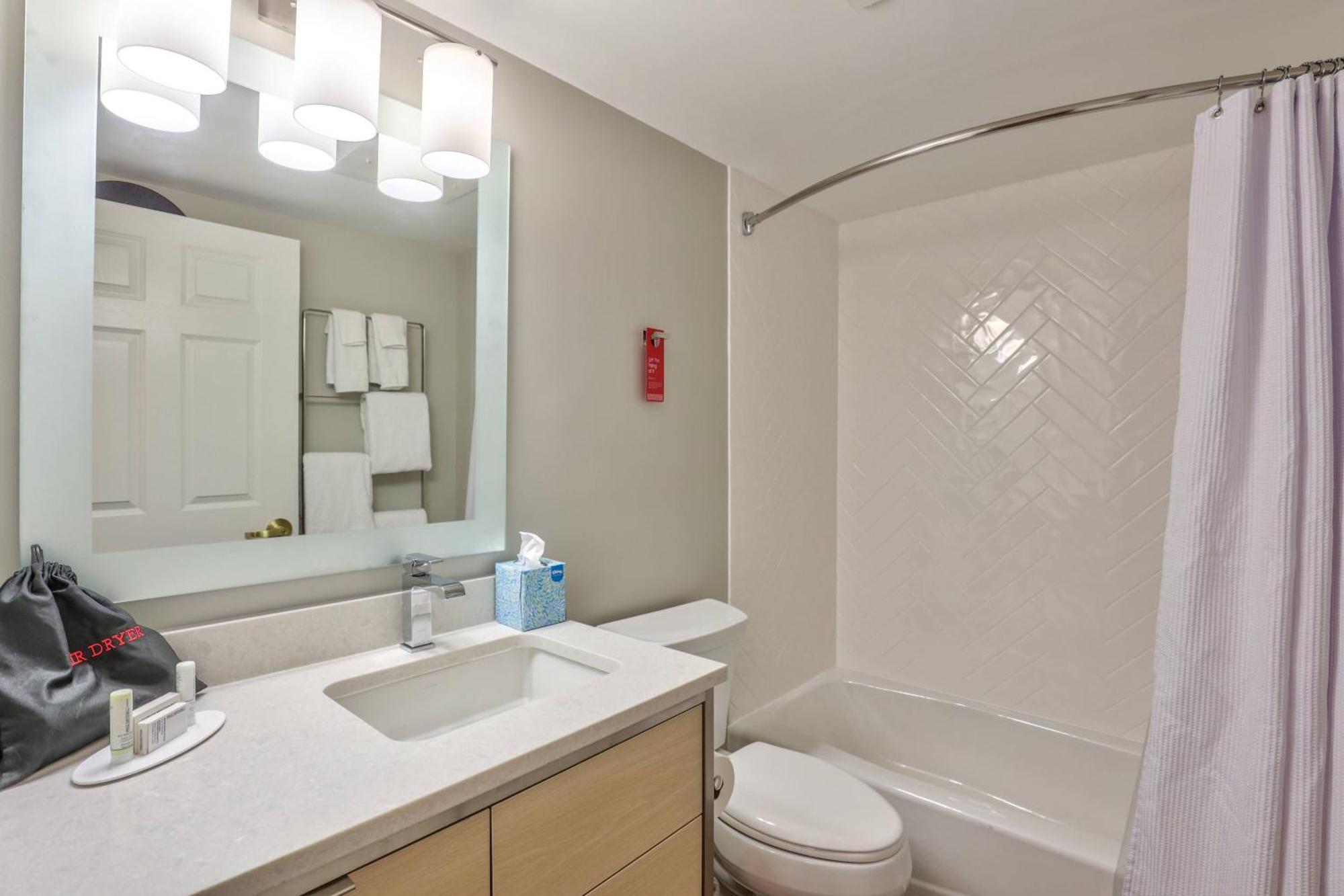 Alluxsuites At 1876, Ascend Hotel Collection Tallahassee Zewnętrze zdjęcie