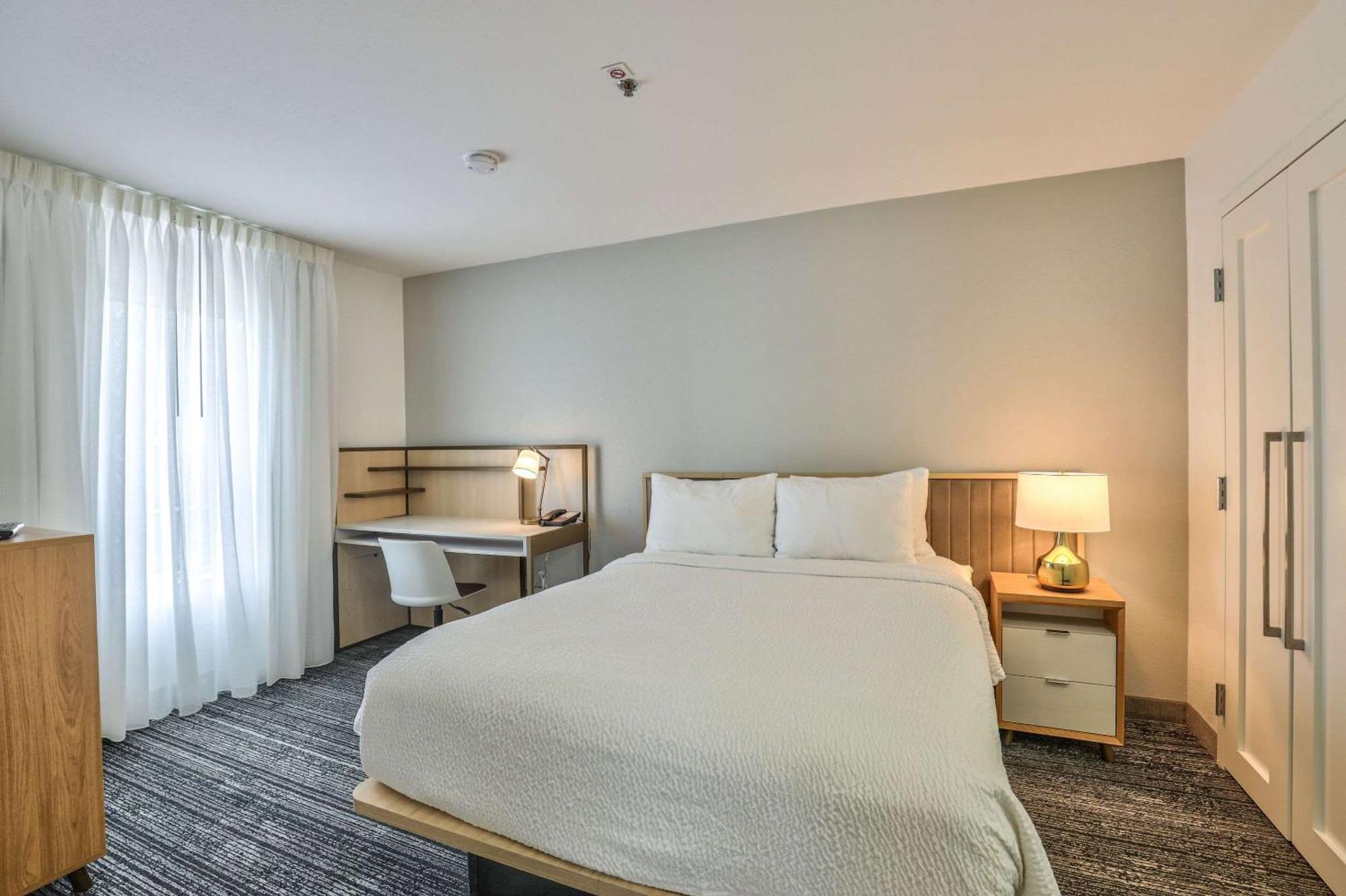 Alluxsuites At 1876, Ascend Hotel Collection Tallahassee Zewnętrze zdjęcie